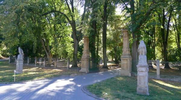 Entrance to Smetana's orchards