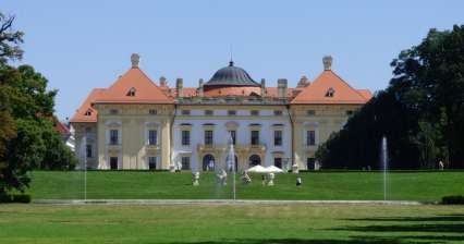 Visita ao castelo Slavkov perto de Brno