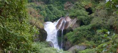 Wasserfall in der Nähe von Domain