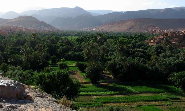 Вид на горы, окружающие ущелье Тодра