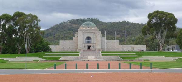 Australisch Oorlogsmonument: Accommodaties