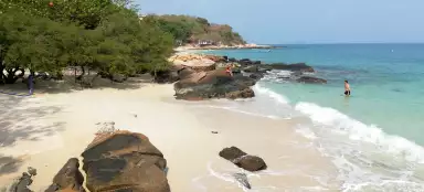 アオ ティアンとアオ ルンダムで泳ぐ