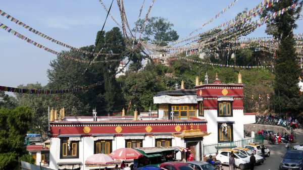 A small gompa under the saddle