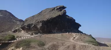 マルニーフ洞窟とブローホール
