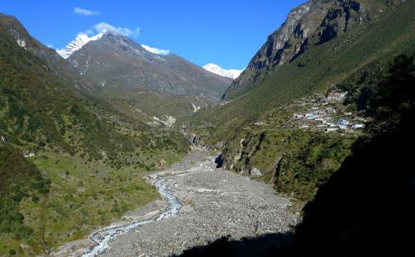 Valley of Bhote Khosi and Thamo