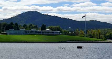 Loop rond het centrale bekken in Canberra