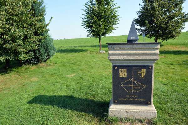 Piedra conmemorativa del centro de la República Checa