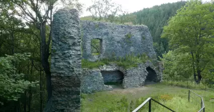 Zrúcanina hradu Návarov