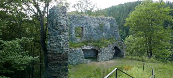 Les ruines du château de Návarov