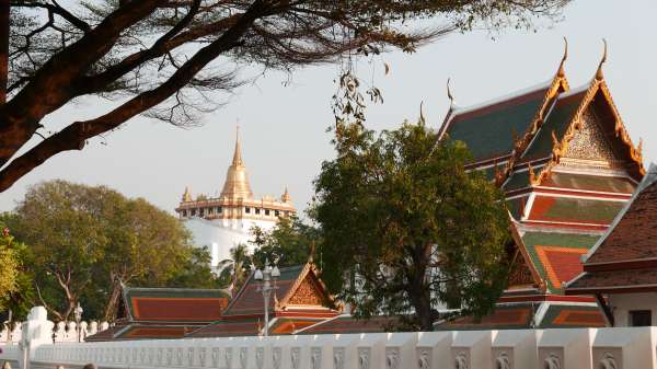 Bij de tempel