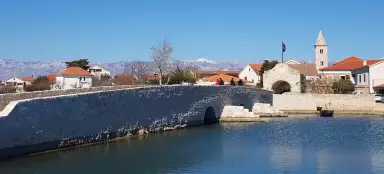 ニンの町のツアー