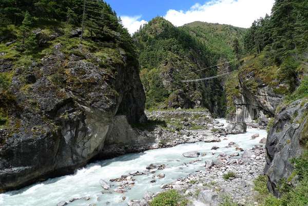 The bridge at the confluence of Dudh and