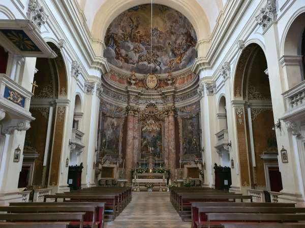 Het interieur van de kerk van St. Ignatius