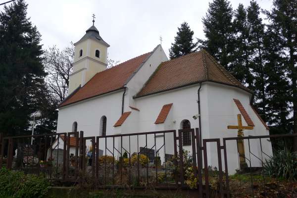 Kerk op de begraafplaats
