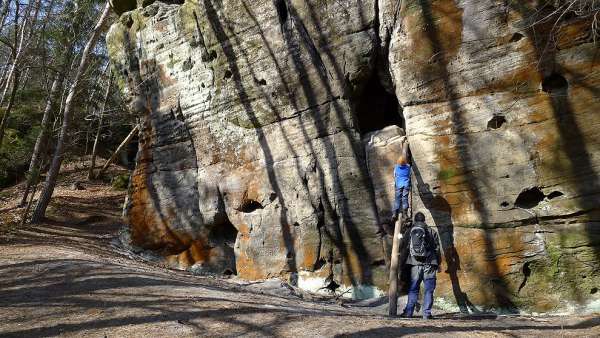 Skalné jeskyňky