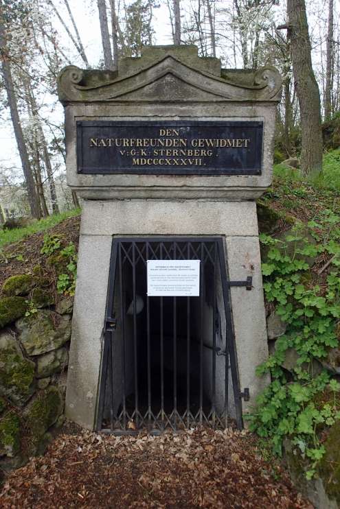 O portal de granito do túnel exploratório