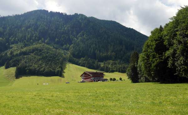 Výhled na kopec Zwölferkopf (1491 m)