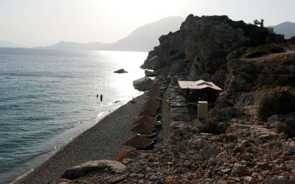 Vistas de la playa de Kaladakia desde el este