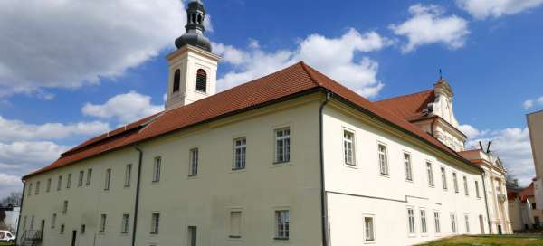 Ehemaliges Kloster der Minderheiten: Unterkünfte