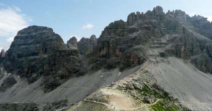 Blick auf den Monte Paterno (2.744 m ü. M.)