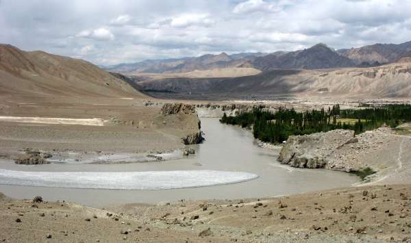 Indusvallei na de samenvloeiing met Zanskar