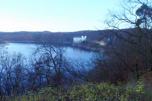 Blick von der Kapelle auf die Burg