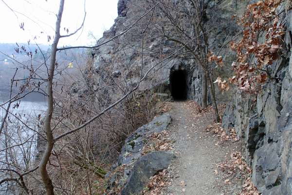 Туннели