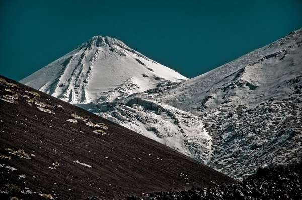 In the grip of volcanoes