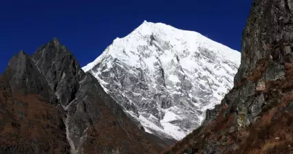 Langtang Lirung (7 227m)