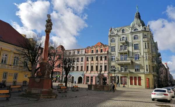 Blick über das Denkmal von St. Dreieinigkeit