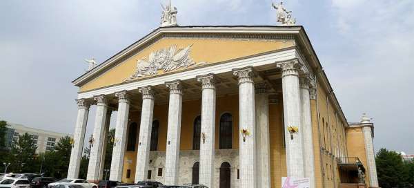 Teatro de Ópera y Ballet de Bishkek: Alojamientos