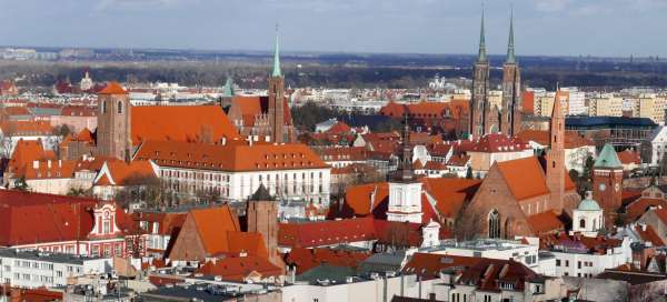 Vue depuis la tour de la Basilique St. Elisabeth: Hébergement