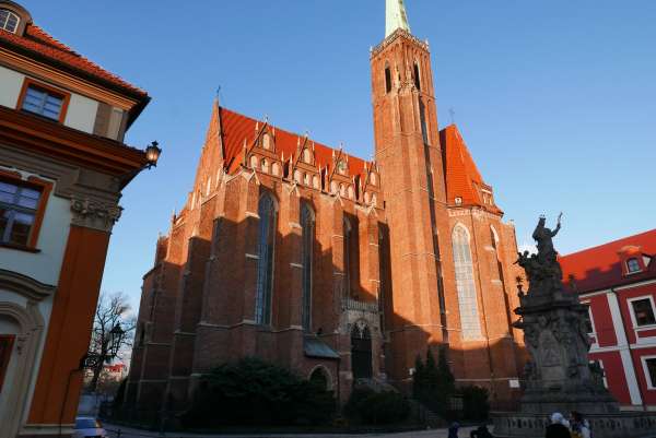 성균관대학교 교회 십자가와 성. 바르돌로매