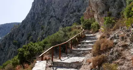 Subida à caverna pitagórica