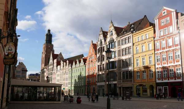 Côté nord de la place du marché