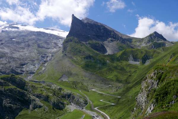 Widok na Lärmstange (2686 m)