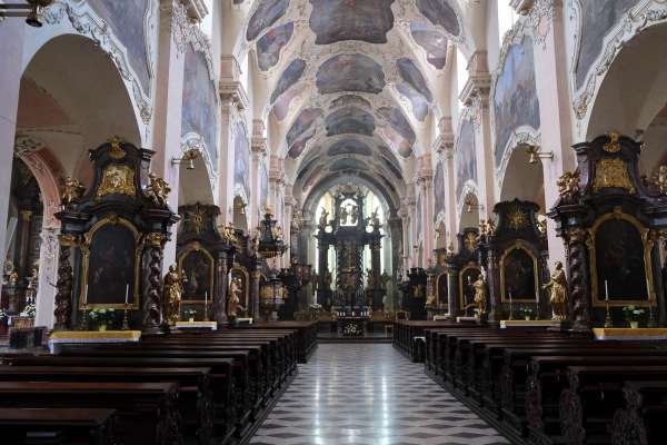 Wnętrze bazyliki