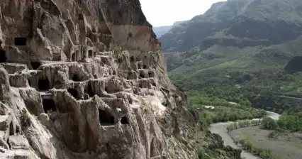 Impresionante pueblo de roca
