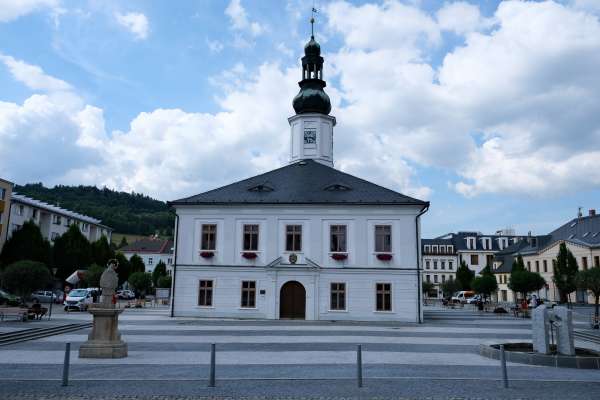 Der südliche Teil des Masaryk-Platzes in Jeseník