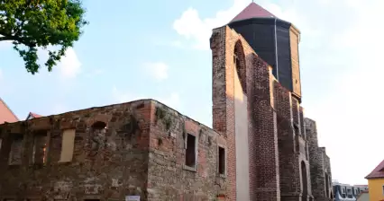 ブディシンの修道士教会の遺跡