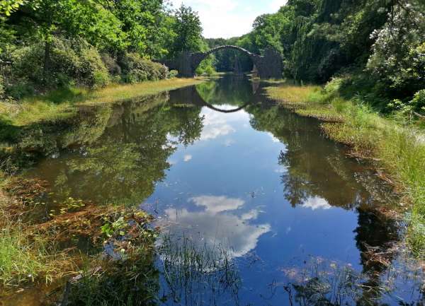 Primeira vista de Rakotzbrücke