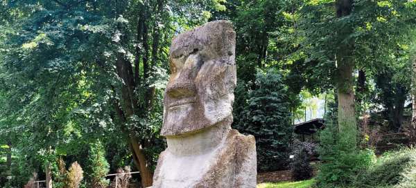Posąg z Wyspy Wielkanocnej w Czechach