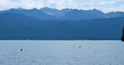 瓦尔兴湖