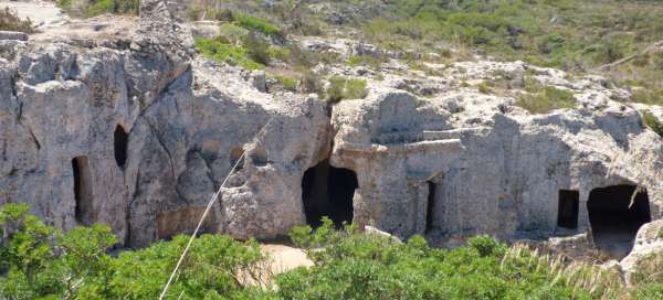 Bezoek aan de necropolis in Cala Morell