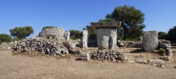 Tour of the mansion in Talatí de Dalt