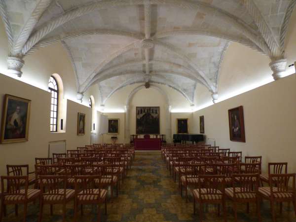 修道院的内部