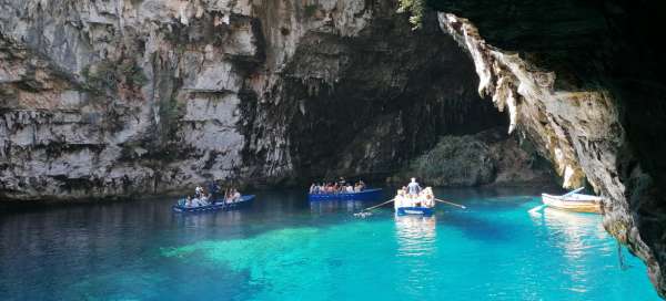 Caverna do Lago Melissani: Tempo e temporada