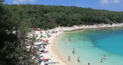 エンブリシ ビーチ