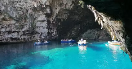 洞窟湖メリッサニのツアー