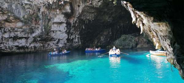 Visite du lac de la grotte de Melissani